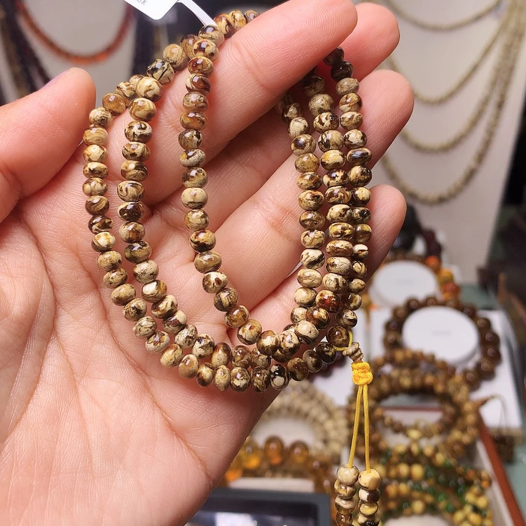 橙***姐琥珀未镶嵌裸石抚顺琥珀990