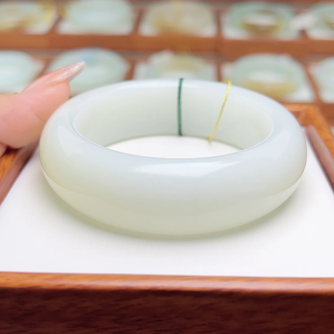 和田玉手镯未镶嵌51.9