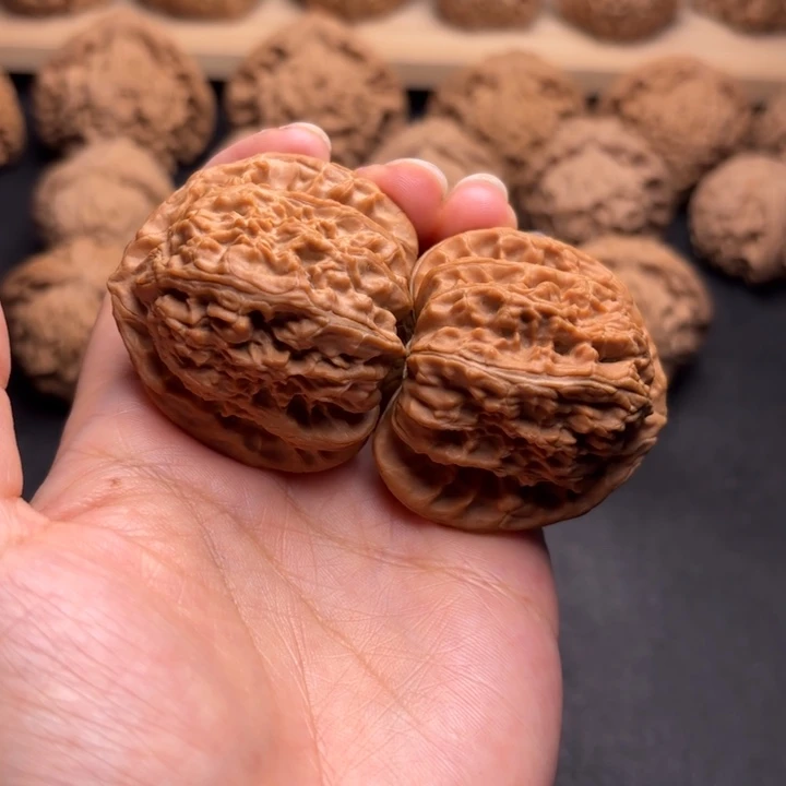 X***W把件文玩核桃43三角白