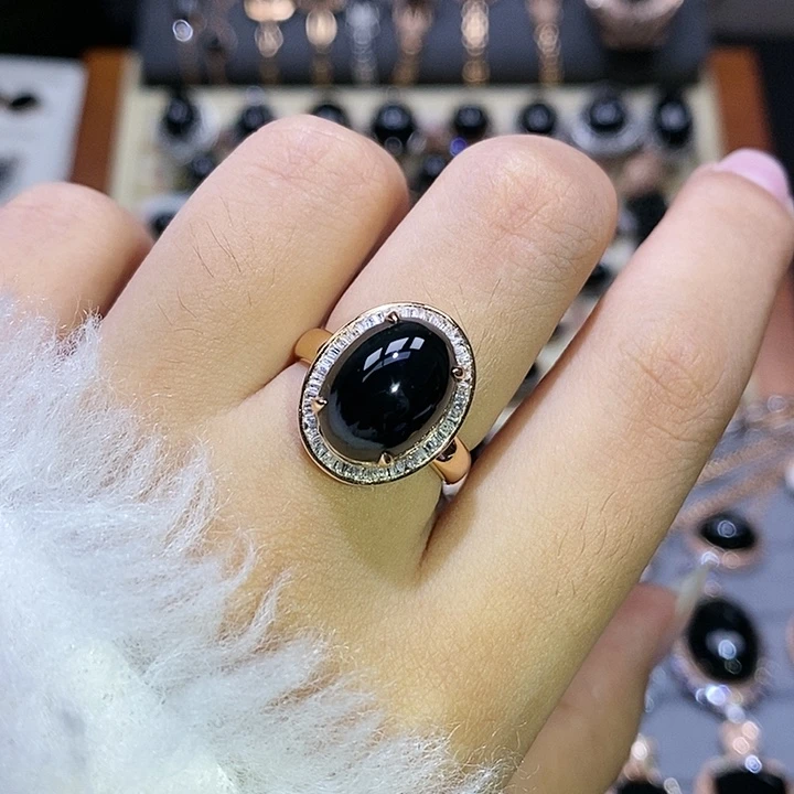 18K金镶嵌戒指翡翠