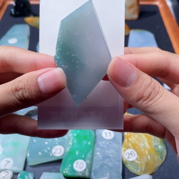 未镶嵌定制翡翠细糯化半山水小牌子料