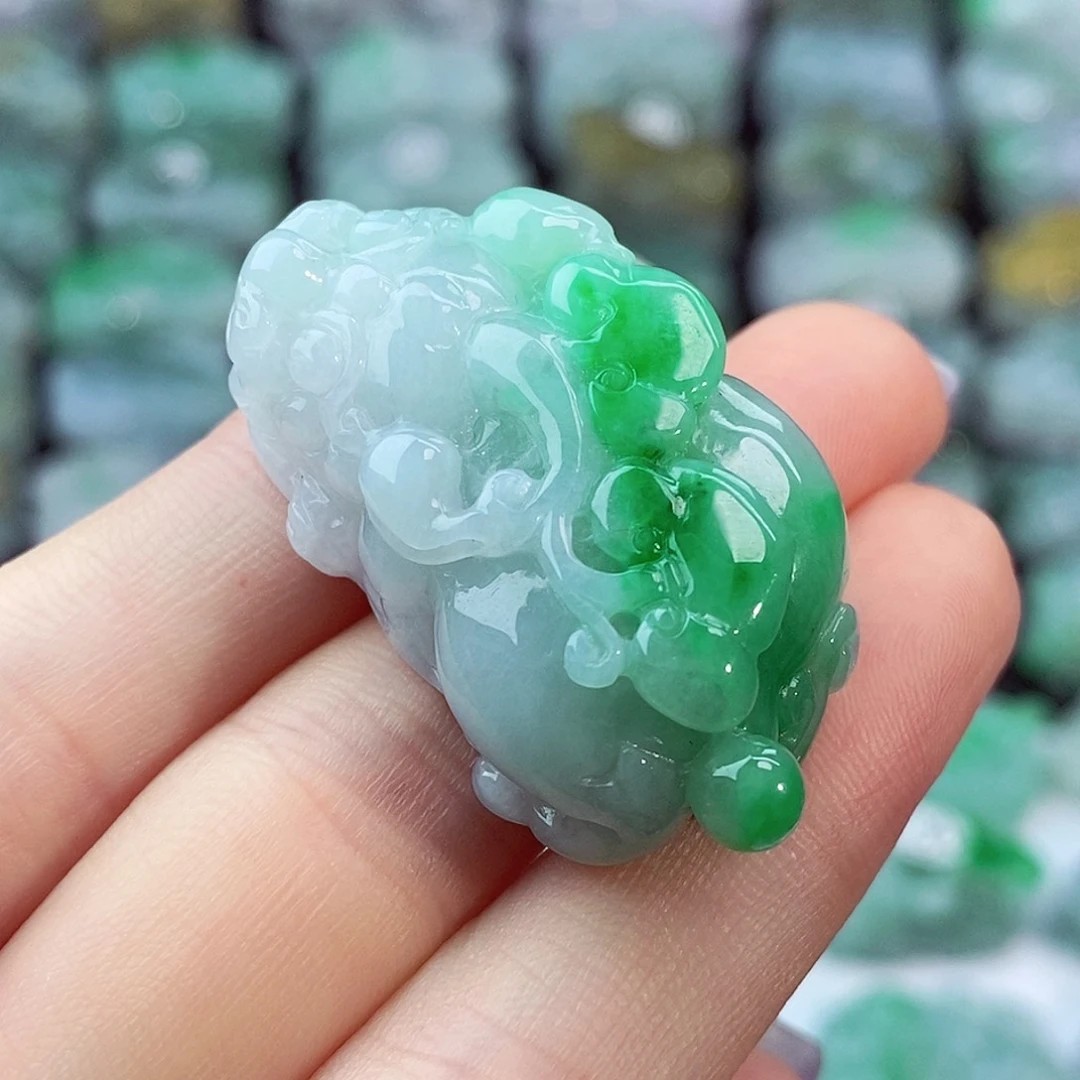 颈饰未镶嵌翡翠天然