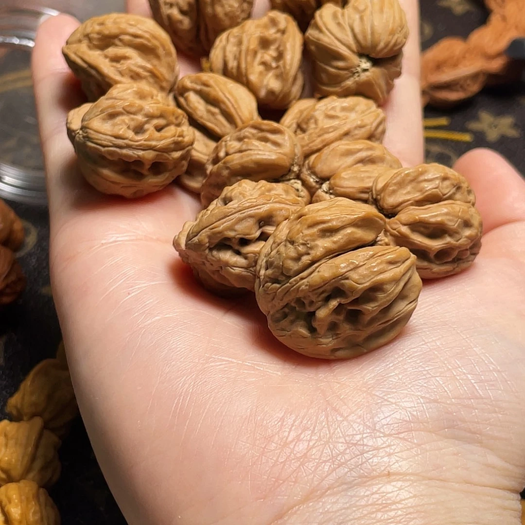 钢***！核桃白狮子异形手持