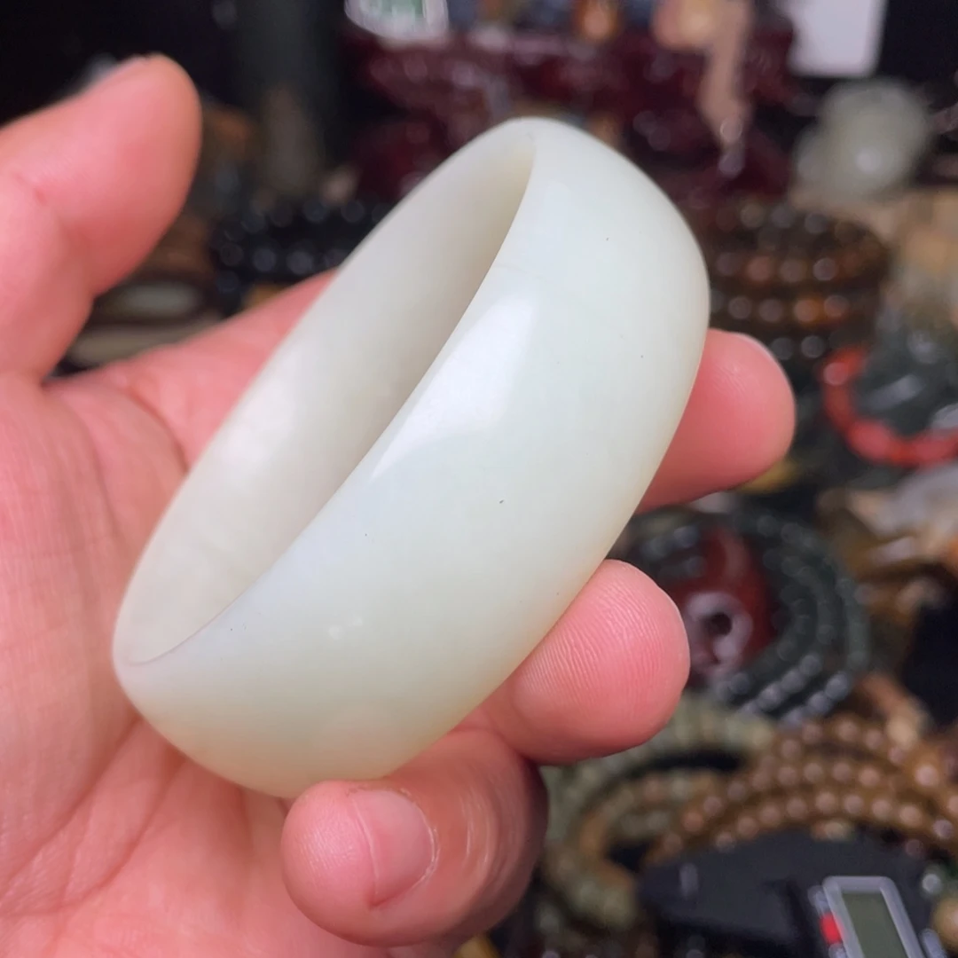 岫玉未镶嵌颈饰卡60瑕