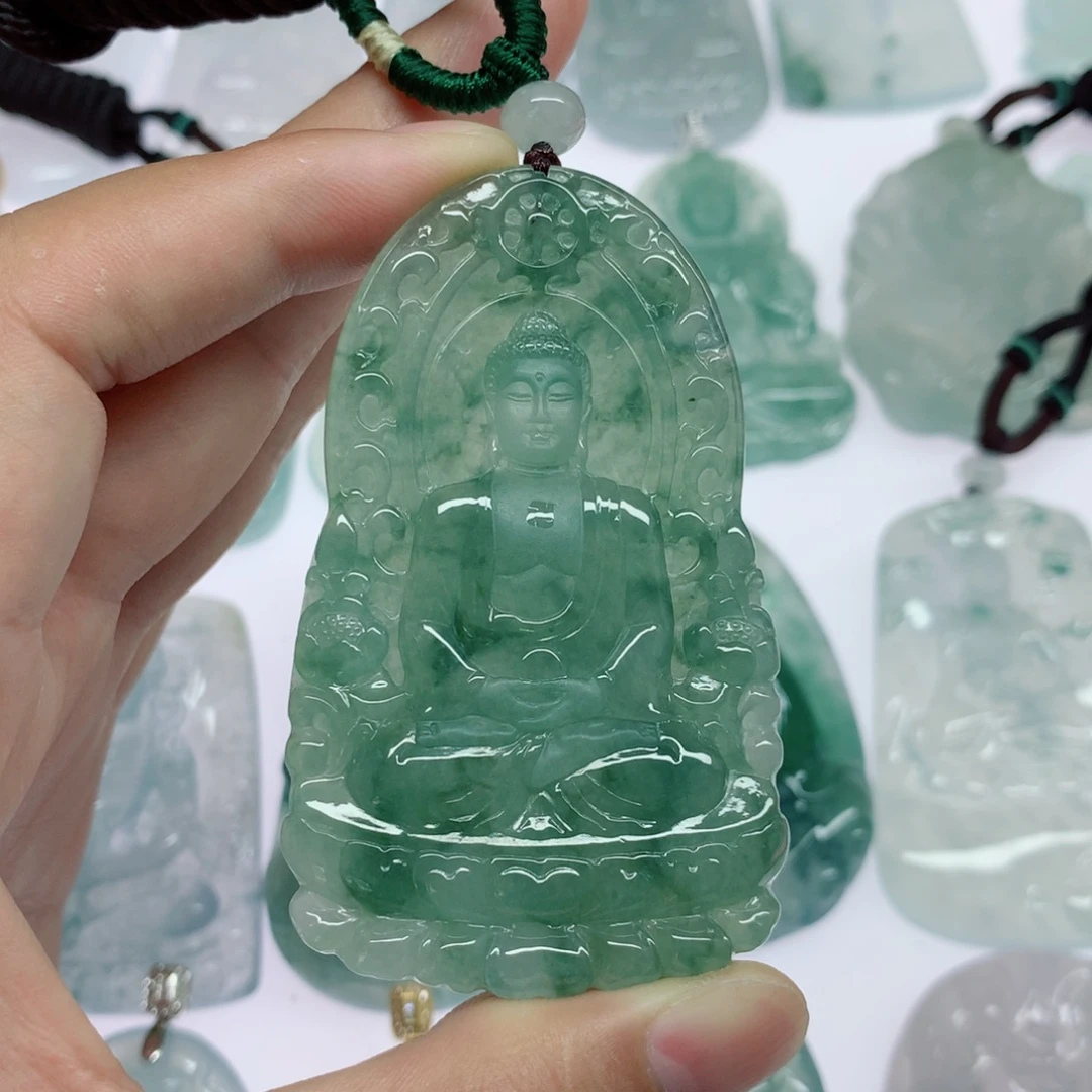 银***防颈饰未镶嵌翡翠大日如来