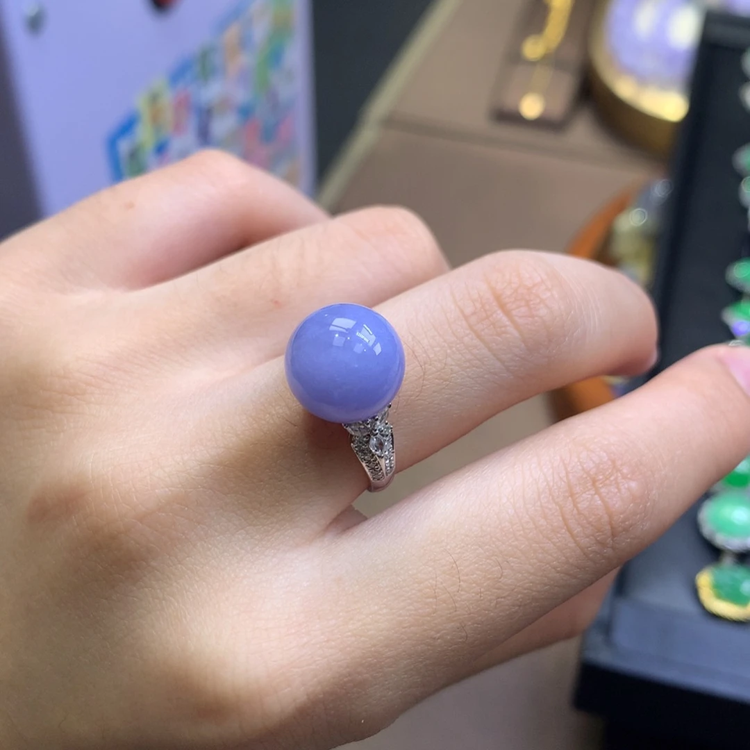 翡翠18K金镶嵌颈饰翡翠