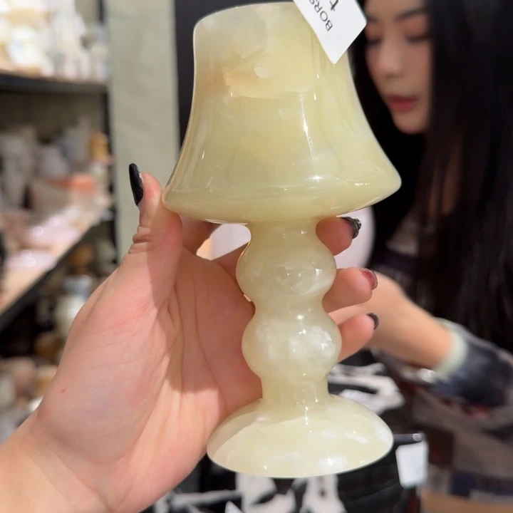 大理石t256。 关机。 磕