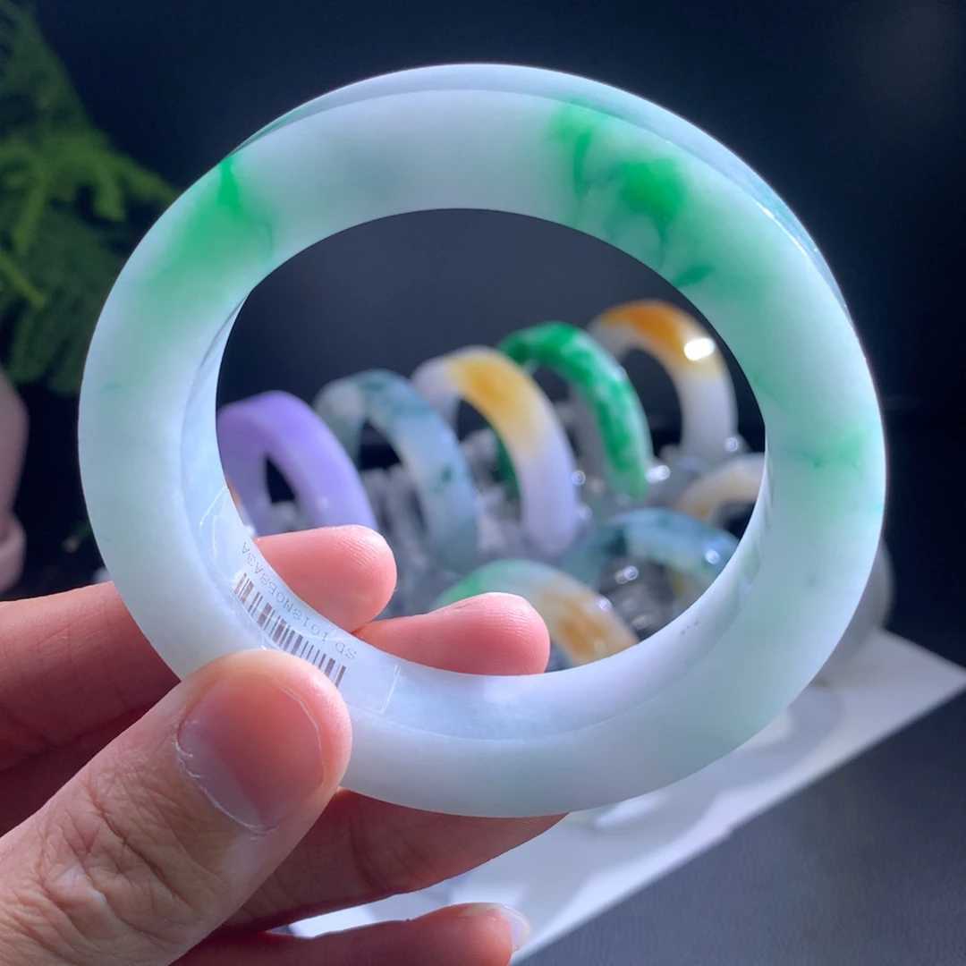 未镶嵌手镯定制翡翠