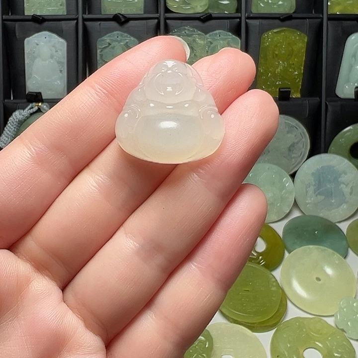 岫玉未镶嵌吊坠(赠链)