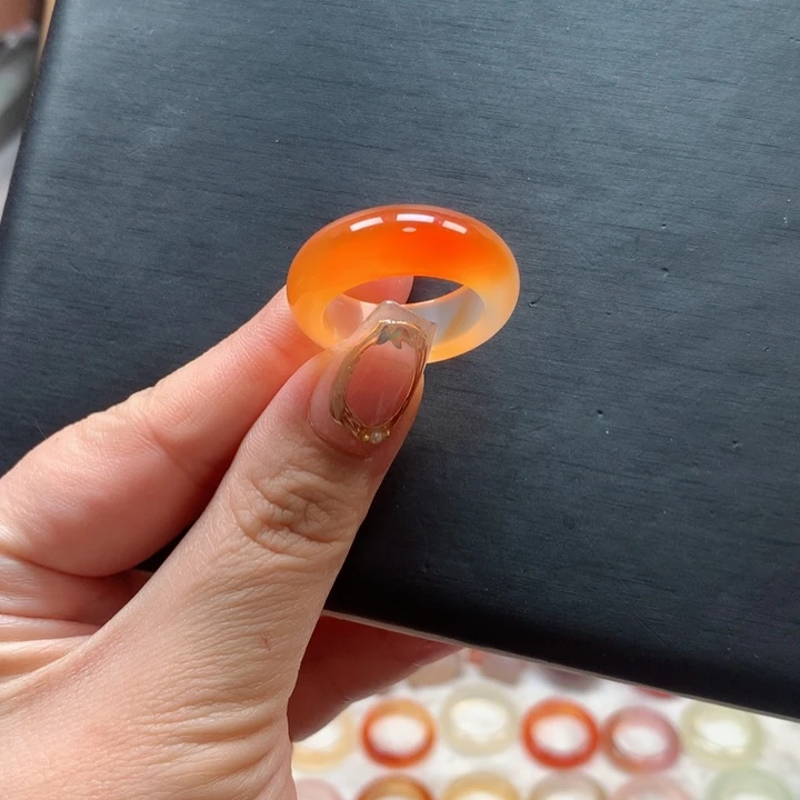 玛瑙/玉髓手镯未镶嵌不**我