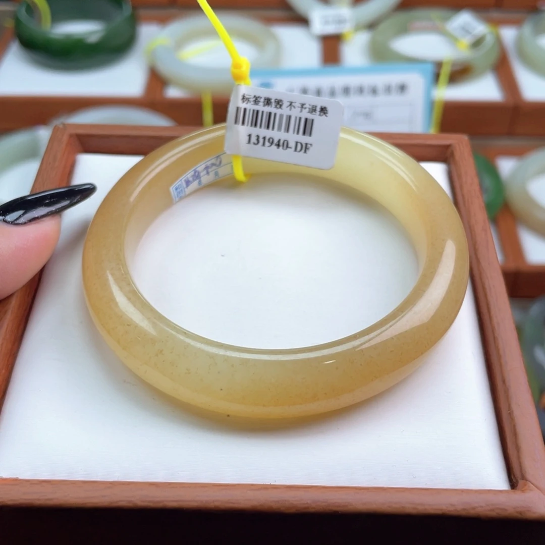 【闪购商品】未镶嵌手镯和田玉58.4
