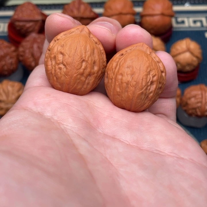 文玩核桃把件小红帽