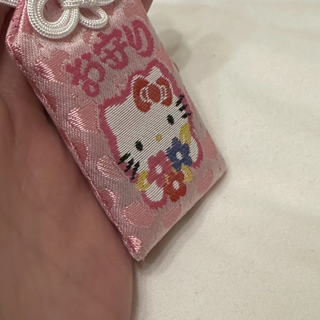 【大阪限定】 HelloKitty 粉色捧花御守钥匙扣