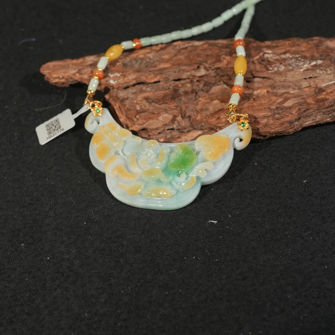 8.4香港王老板-翡翠吊坠kg644