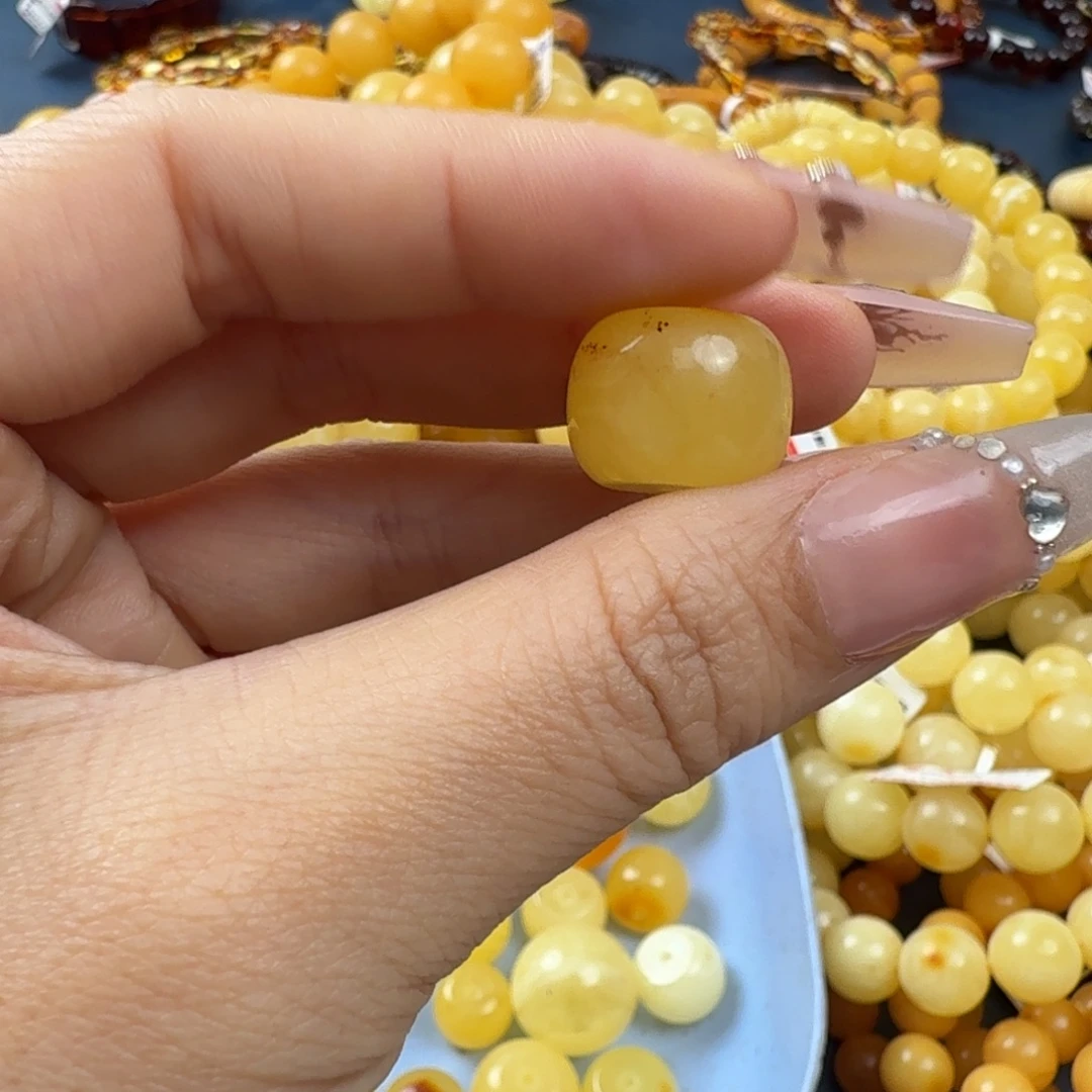 琥珀未镶嵌珠宝奇石