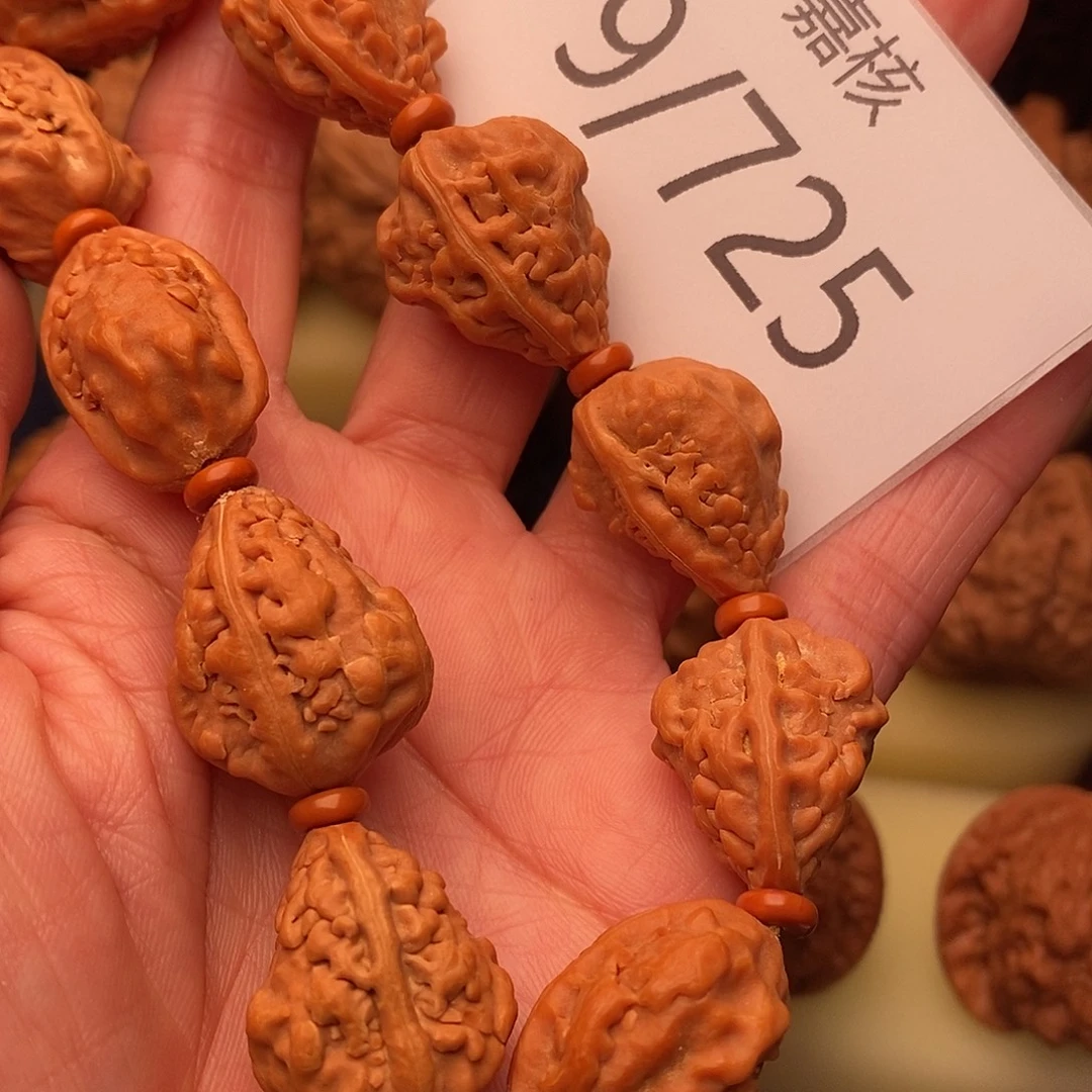 把件文玩核桃麒麟角手串