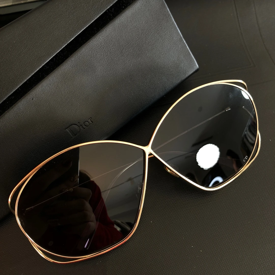 99新 DIOR/迪奥  墨镜 带盒成色以直播间GSL3082