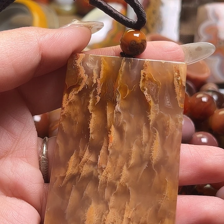 玛瑙/玉髓未镶嵌吊坠