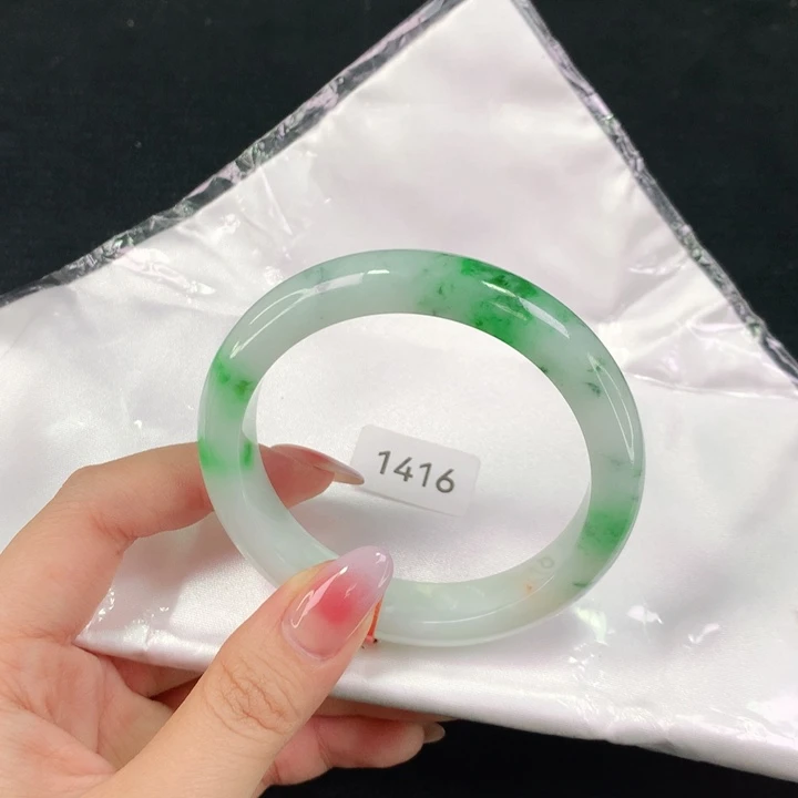 翡翠手镯未镶嵌天然翡翠手镯04