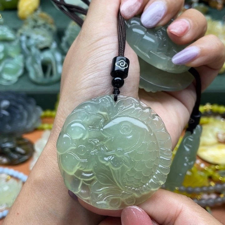 蛇纹石玉未镶嵌吊坠