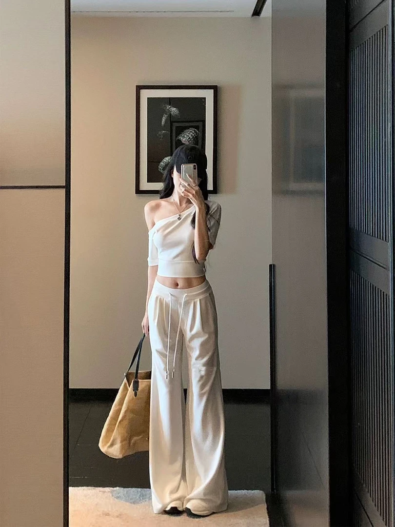 梦梦 MENGMENG｛姐系魅力 新款修身斜肩短款上衣宽松阔腿裤套装}