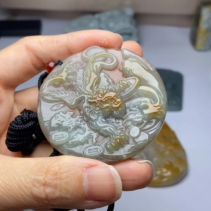 翡翠未镶嵌颈饰翡翠