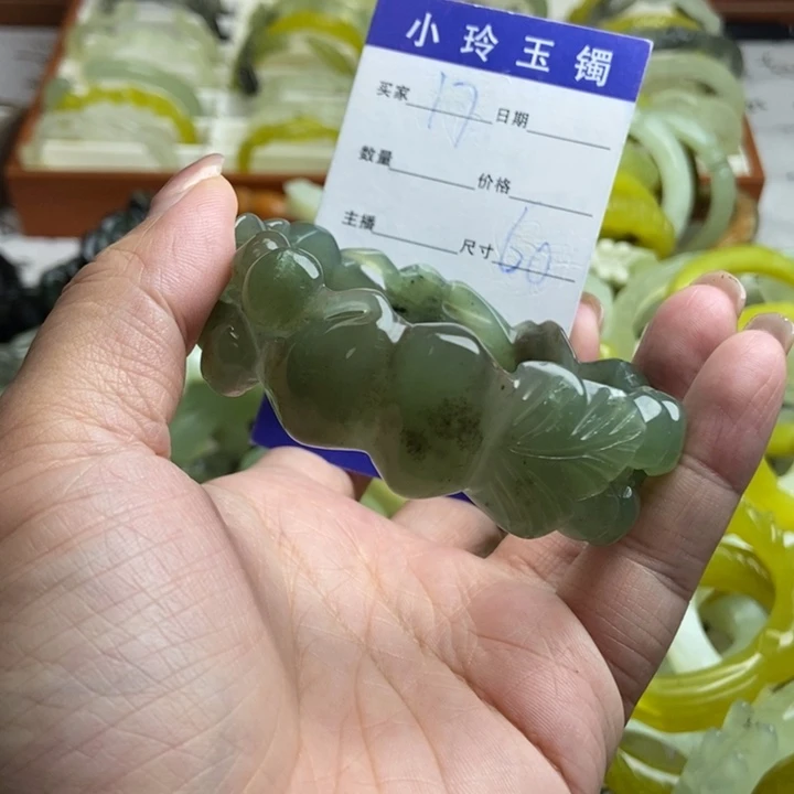 未镶嵌蛇纹石玉手镯