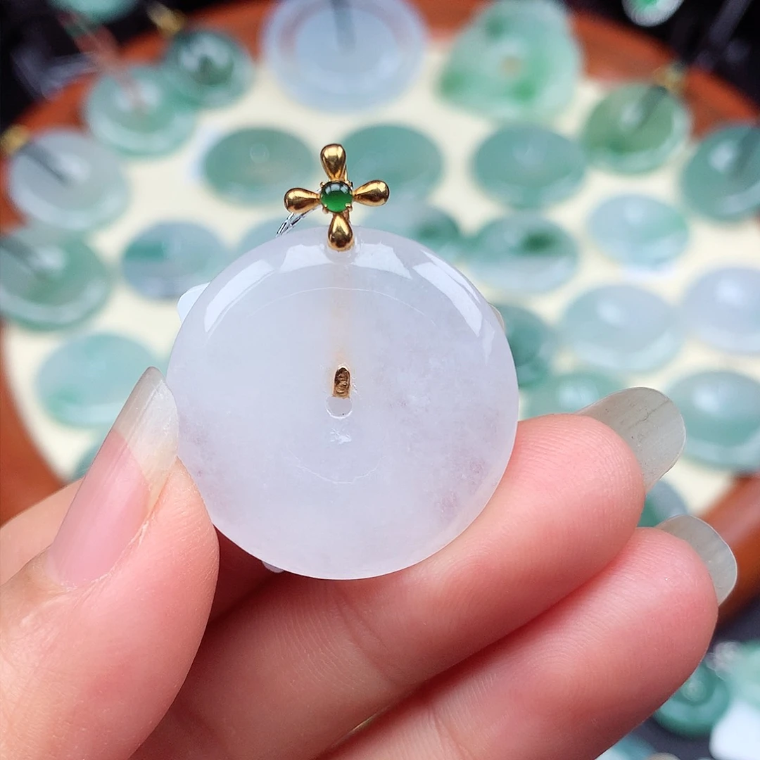 翡翠颈饰未镶嵌吊坠