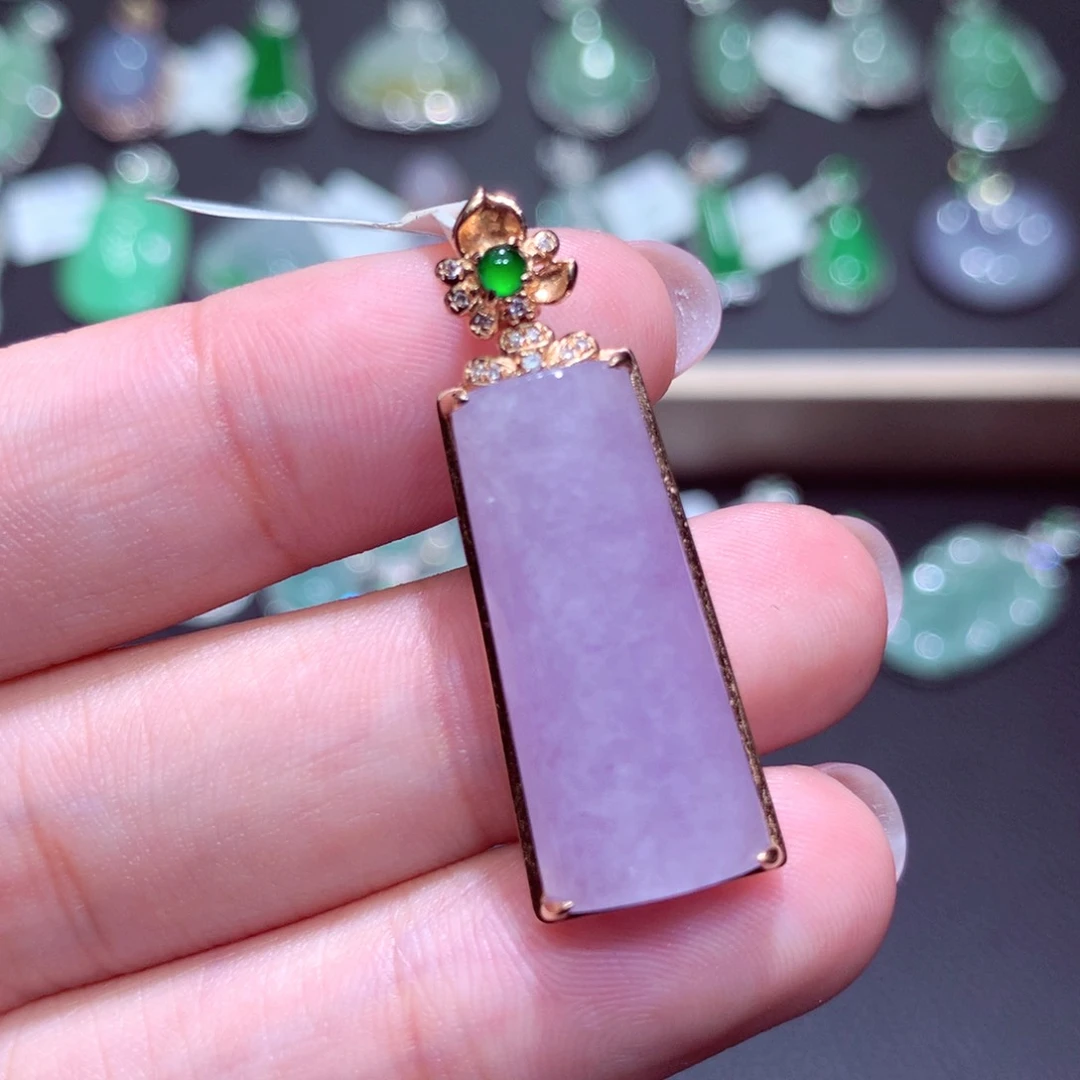 翡翠18K金镶嵌颈饰翡翠