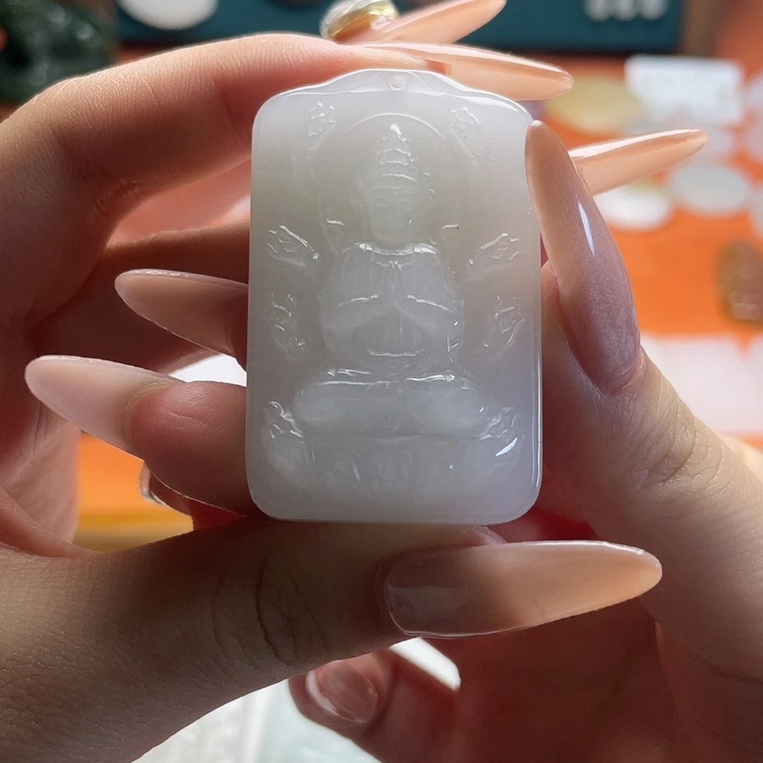 石英质玉（金丝玉）未镶嵌颈饰