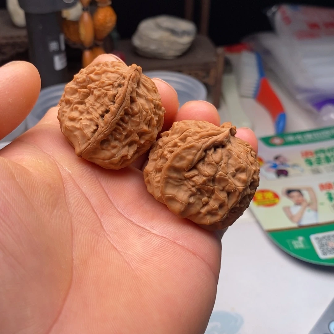 文玩核桃吊坠白狮子半壁