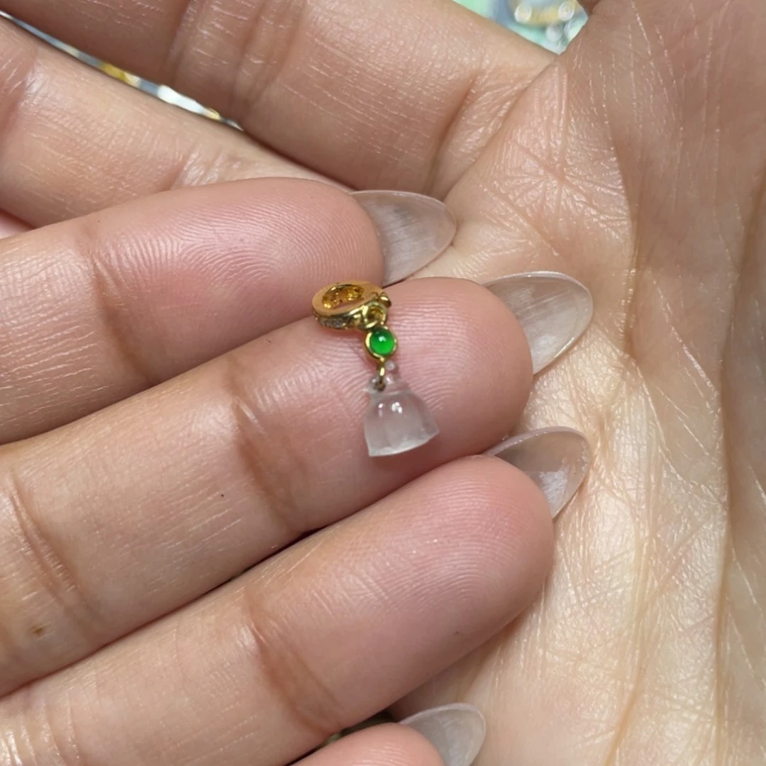 【闪购商品】翡翠吊坠(不含链)18K金镶嵌