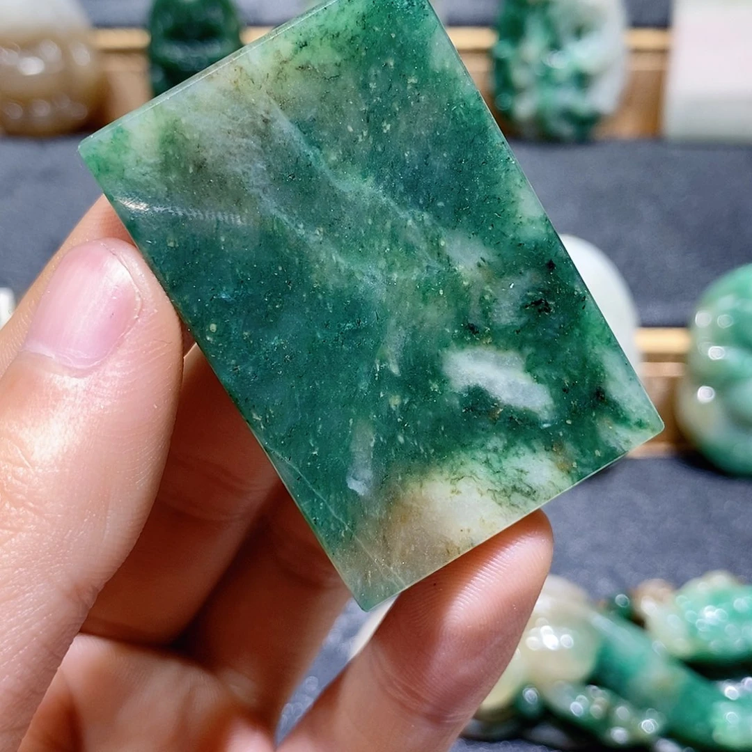 独山玉未镶嵌吊坠