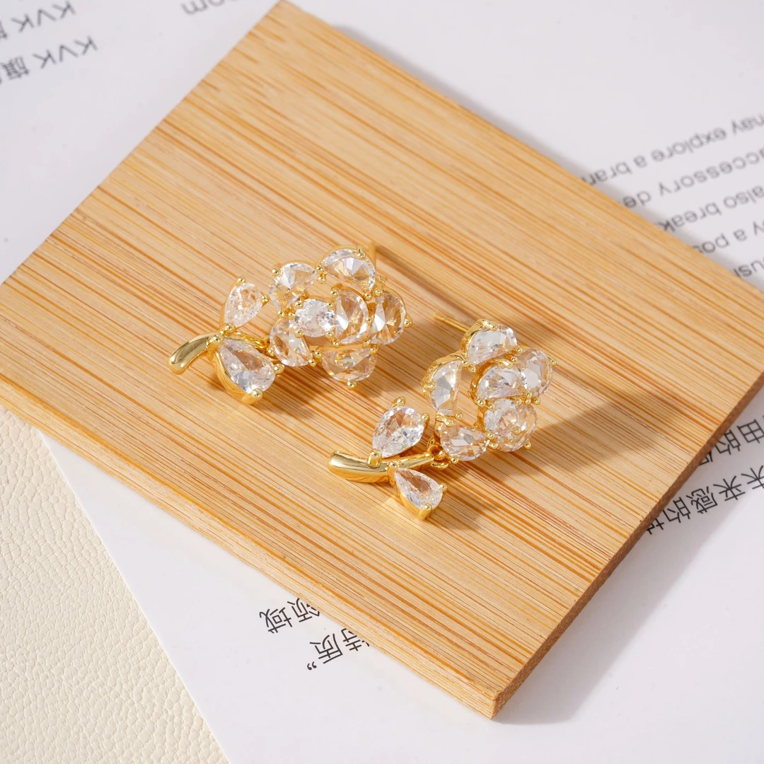 铜合金耳饰 气质时尚精致个性简约花朵闪钻潮流耳饰女PT0816