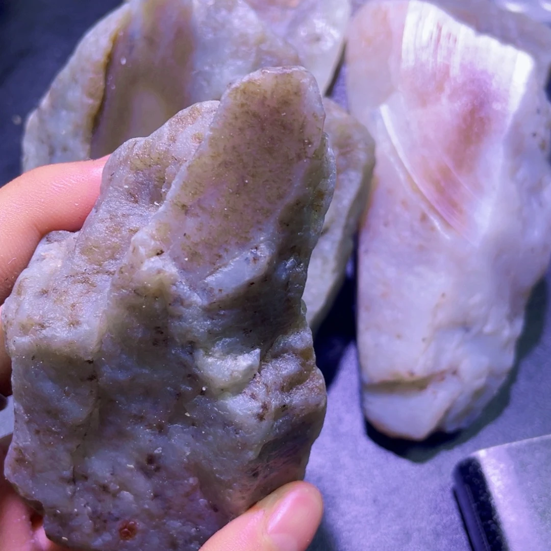 和田玉未镶嵌珠宝半成品