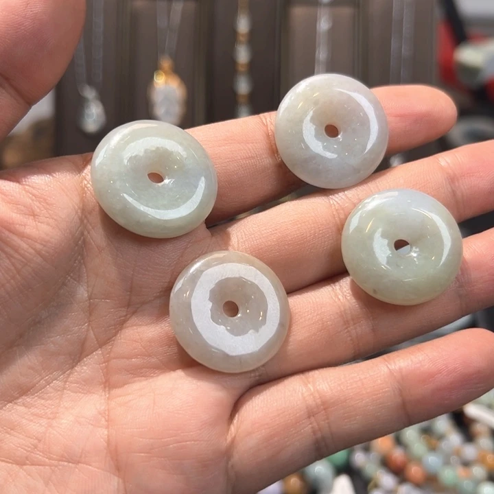 颈饰未镶嵌翡翠缅甸翡翠平安扣