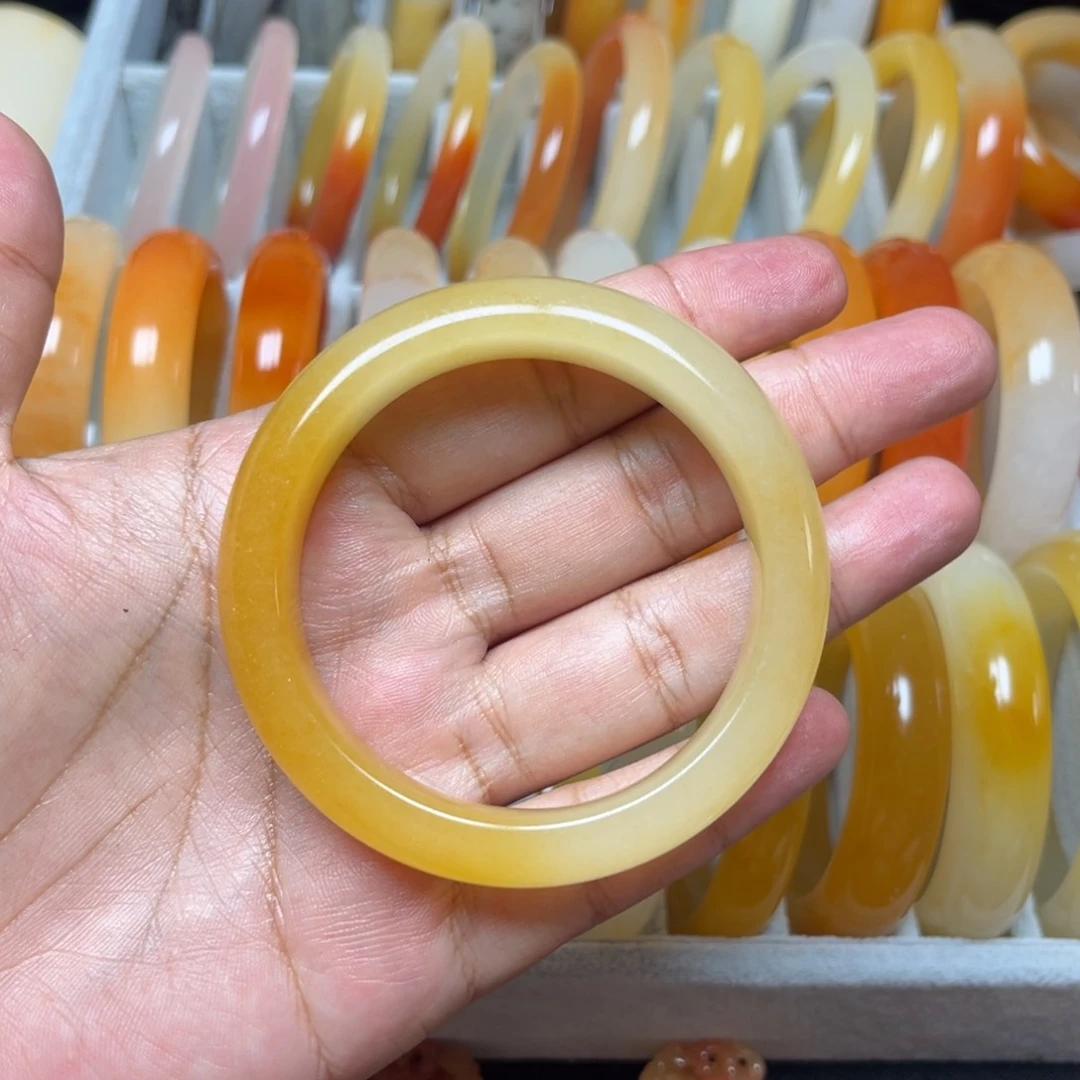 常***·石英质玉（黄龙玉）未镶嵌手镯