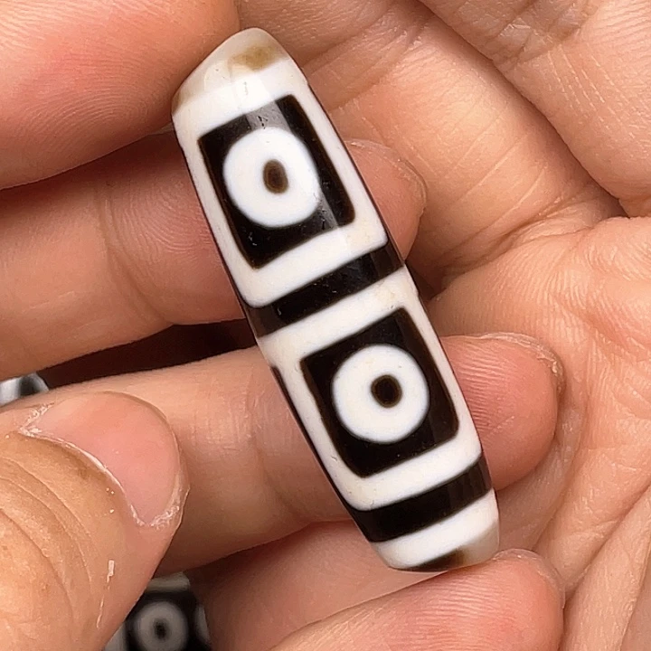 J***E未镶嵌颈饰玛瑙/玉髓