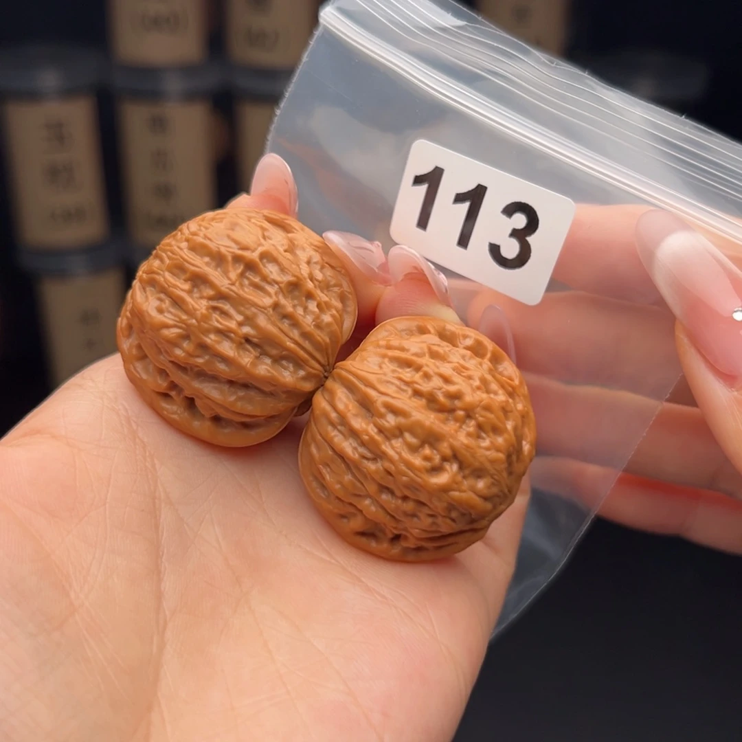 文玩核桃吊坠铁锤38