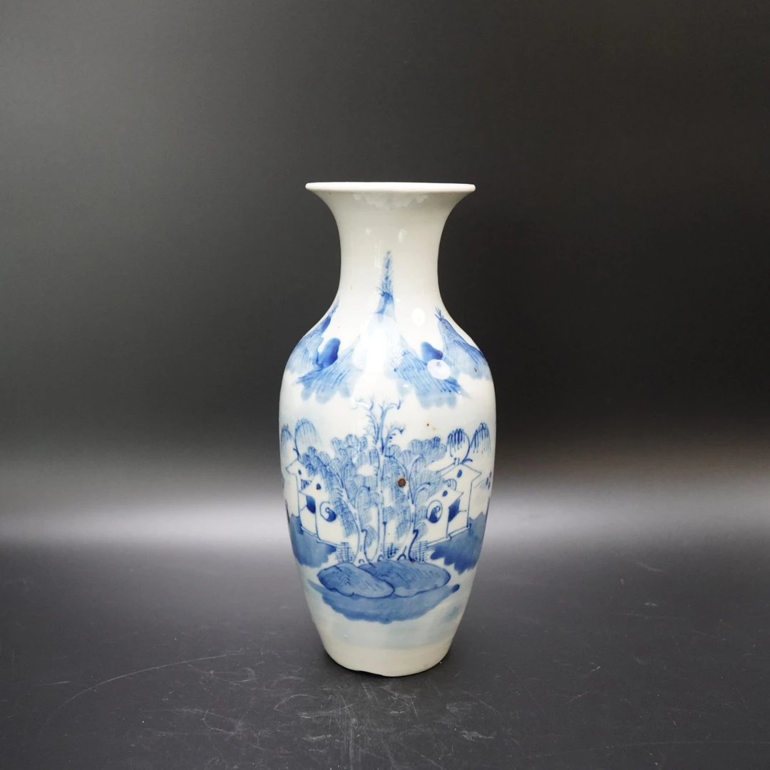 Lot.25072632 清光绪青花山水人物纹赏瓶 高：约23.5cm