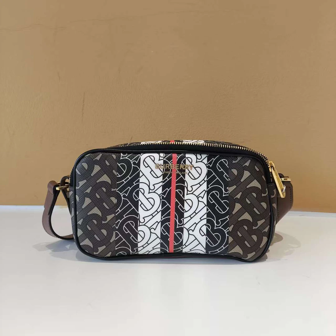 95新 BURBERRY/博柏利 Burberry新款斜挎相机包