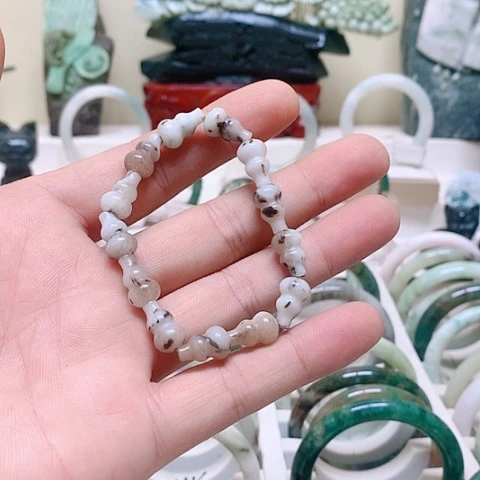 未镶嵌独山玉手链
