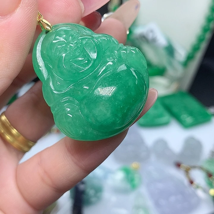 翡翠吊坠(赠链)未镶嵌