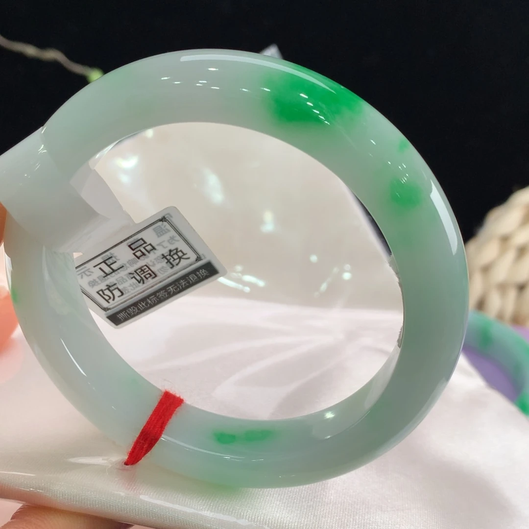 翡翠手镯未镶嵌111-0239