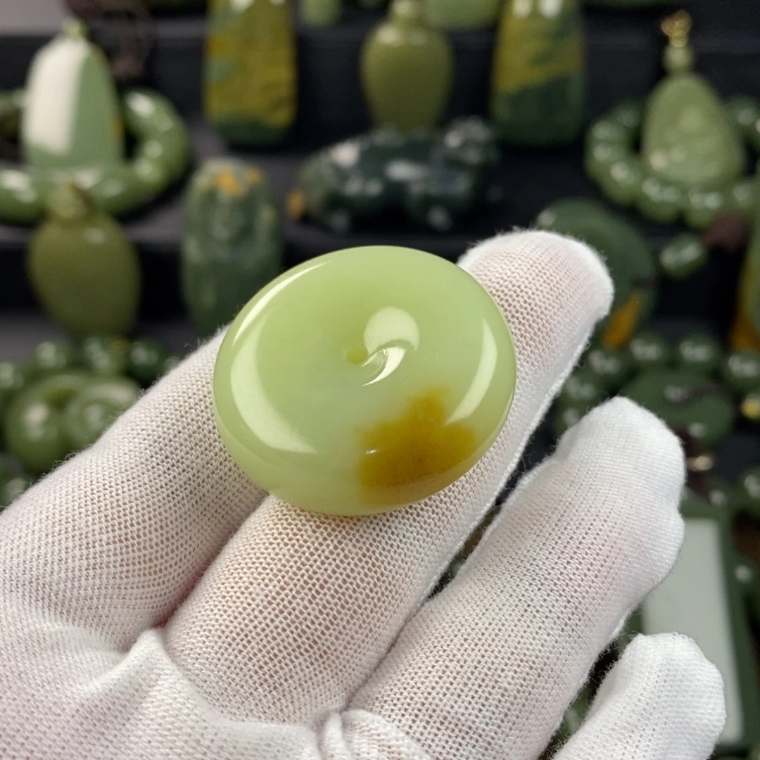 岫岩老玉（透闪石质玉）未镶嵌颈饰