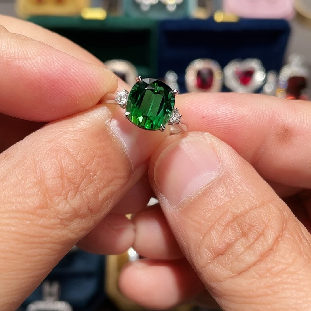 18K金镶嵌碧玺戒指4.87ct