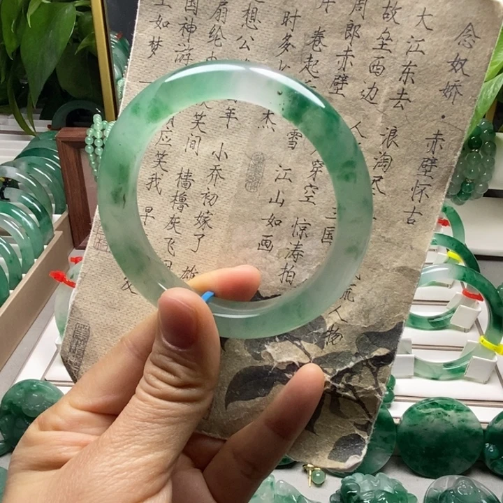 石英质玉未镶嵌手镯