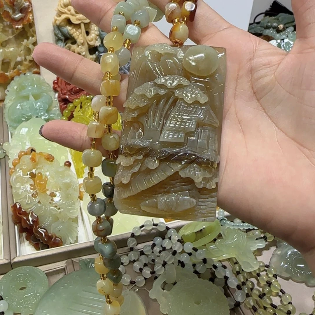 未镶嵌蛇纹石玉吊坠