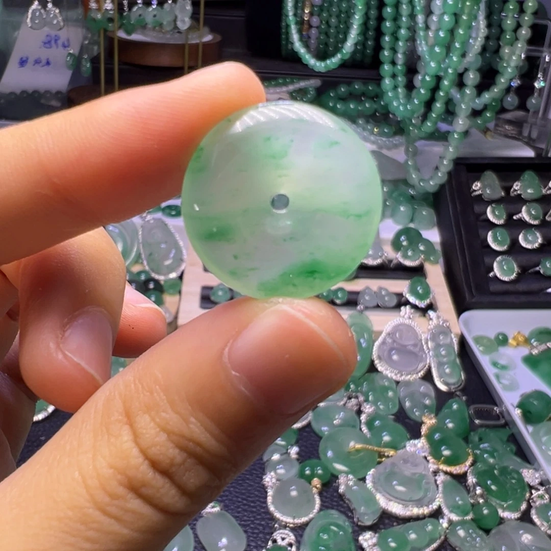 石英质玉未镶嵌颈饰