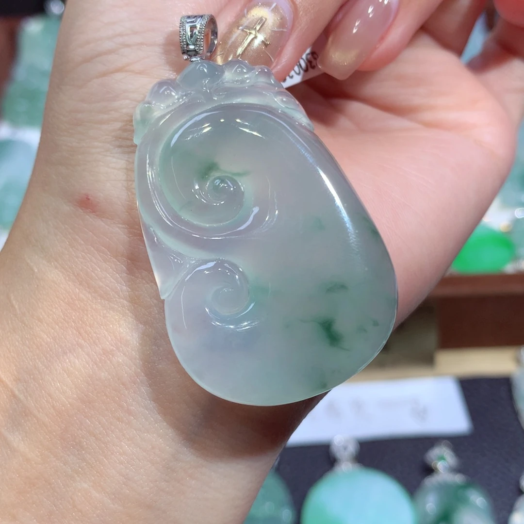 吊坠(不含链)18K金镶嵌翡翠